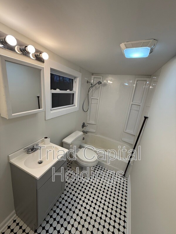 Foto del edificio - 1227 Fairfield Dr