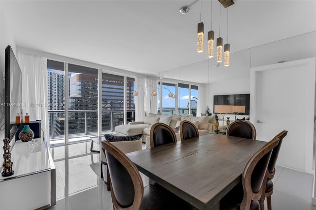 Foto del edificio - 495 Brickell Ave