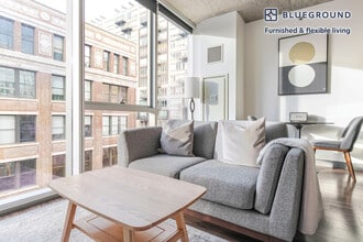 Building Photo - 601 W Jackson Blvd