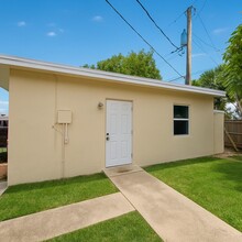 Building Photo - 528 58th St