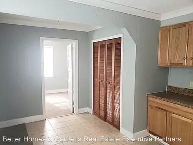 Building Photo - 3 br, 1 bath House - 2120 Shirley Ave.