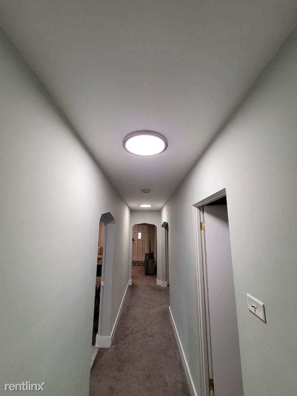 Foto del edificio - 3 br, 1 bath House - 8010 White Ave