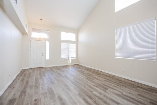 Foto del edificio - 4137 Catalan Sails Ave