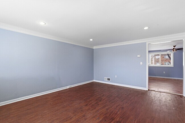 Building Photo - 4812 Bowland Ave