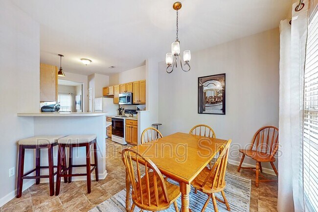 Foto del edificio - 5309 Jocelyn Ln