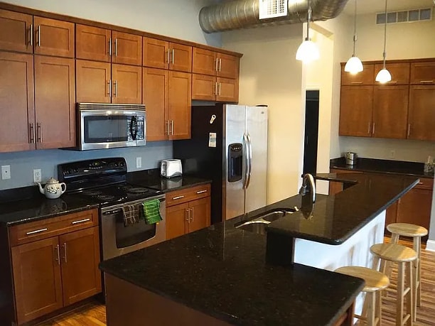 Kitchen - 165 Portage St