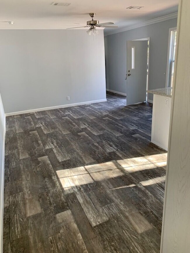 Foto del edificio - BRAND NEW home! 3 Bedroom / 2 Baths Home