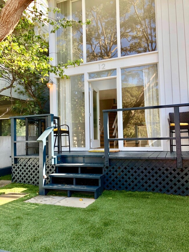 Building Photo - 12 Westwind St