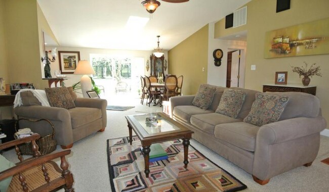 Foto del edificio - 2255 Engle Rd