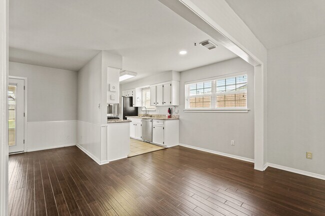 Foto del edificio - 10226 Rothbury St