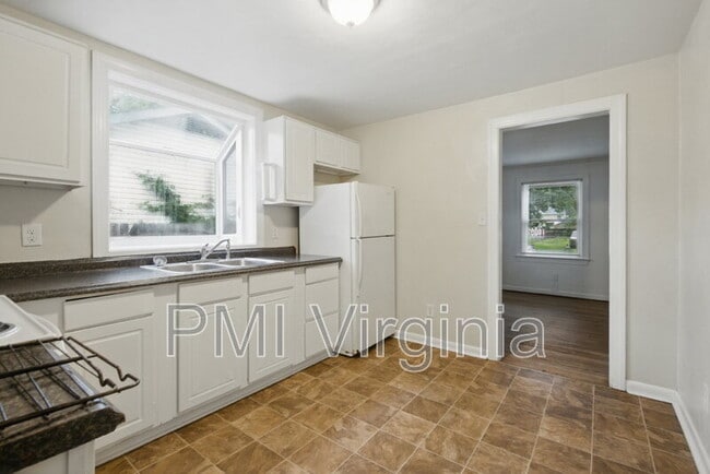 Foto del edificio - 6612 Adair Ave