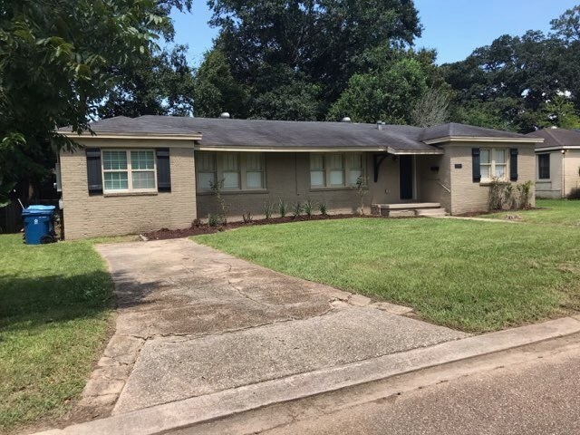 Building Photo - 902 Oaklawn Ave