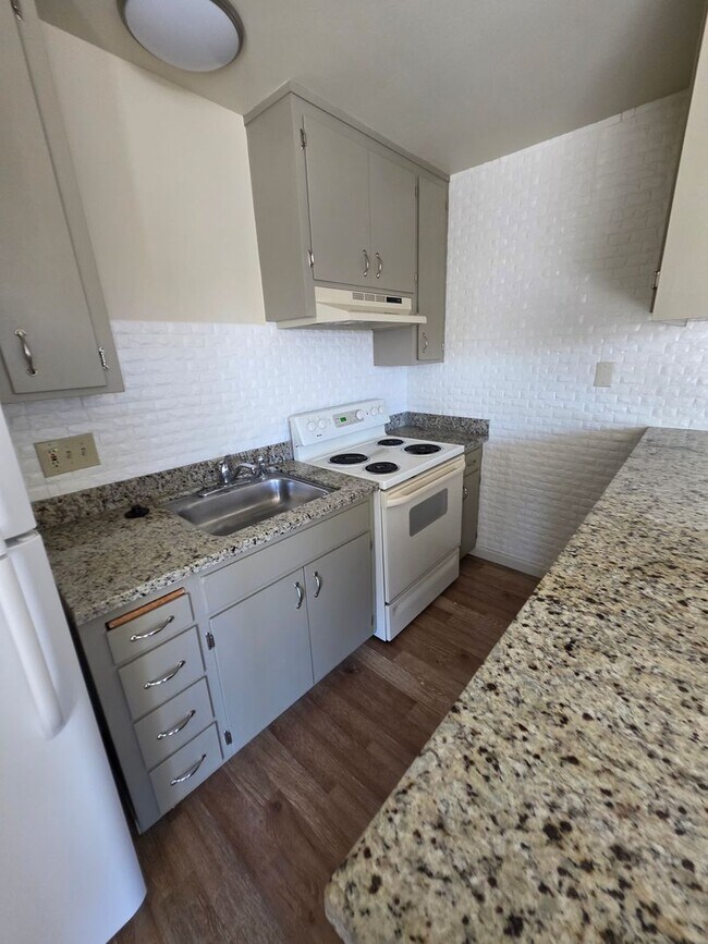 Foto del edificio - 4047 Hamilton Ave