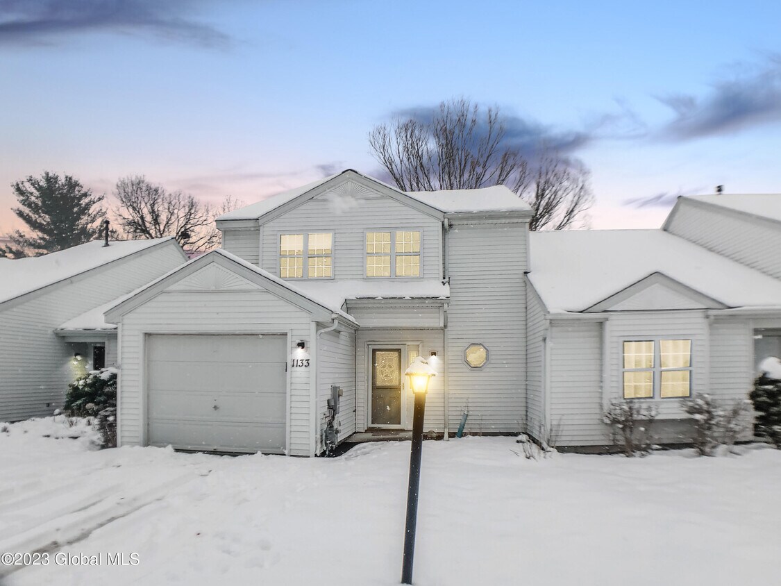 1133 Spearhead Dr, Schenectady, NY 12302 Townhome Rentals in