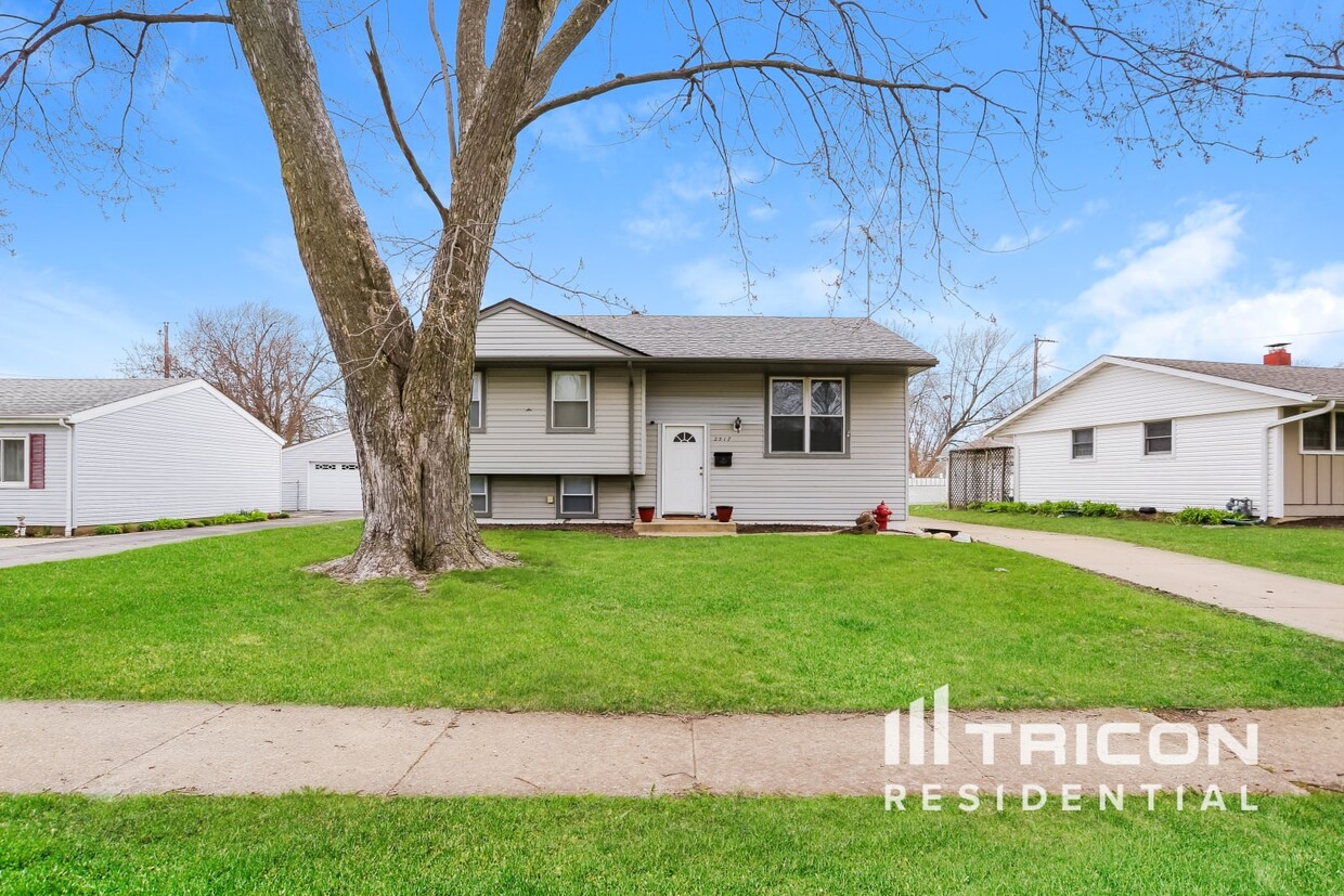 Primary Photo - 2517 Campbell St