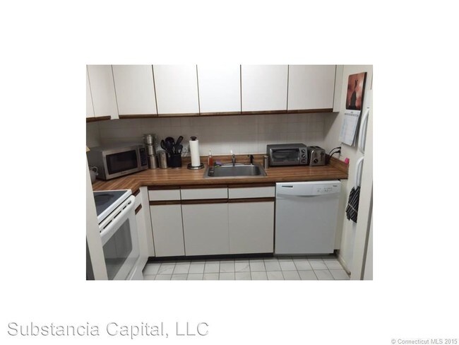 Building Photo - 251 Burgundy Hill Ln