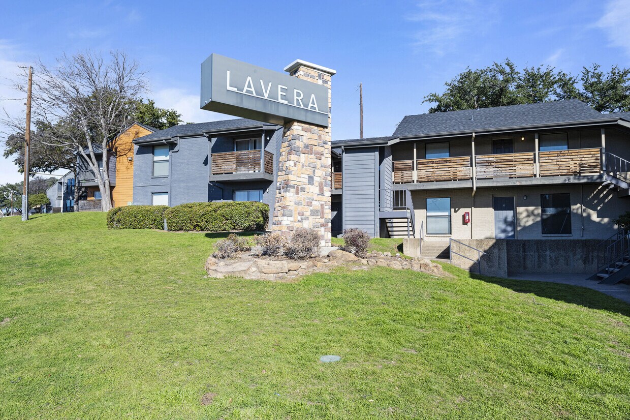 Lavera at Lake Highlands Apartments in Dallas, TX