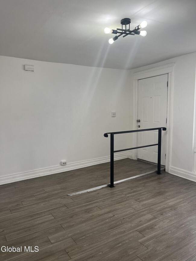 Building Photo - 9 St Joseph's Terrace