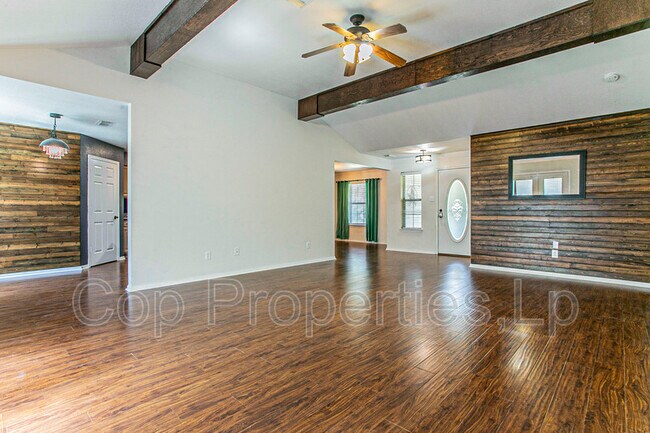 Building Photo - 245 Lantana Valley