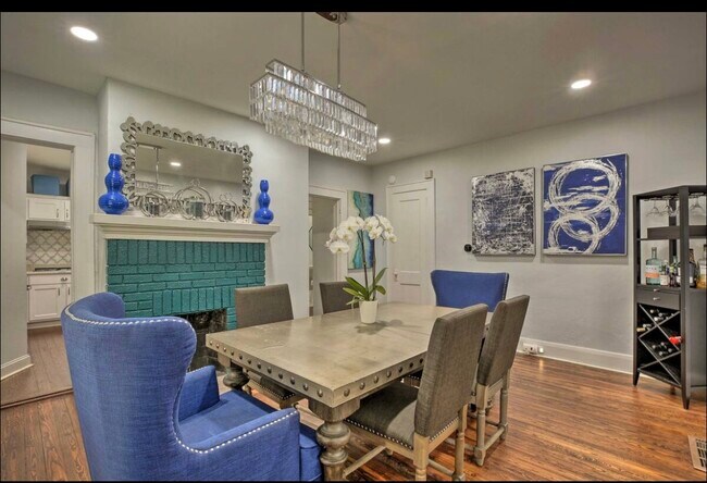 Dinning room - 670 Waldo St SE