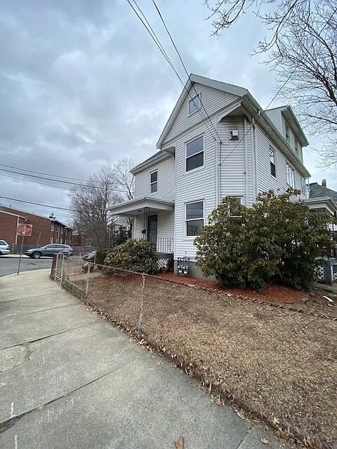 Building Photo - 87 Marshall St