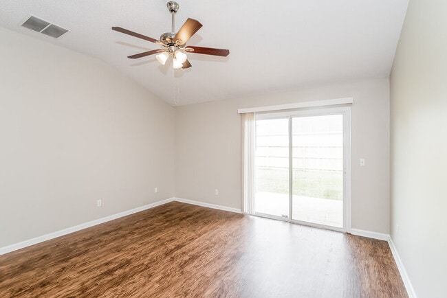 Foto del edificio - 1436 Seawolf Trail N