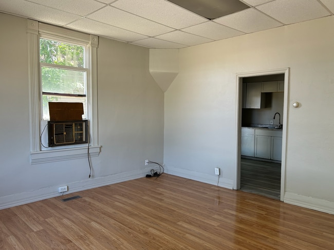 Building Photo - 279 W Railroad Ave