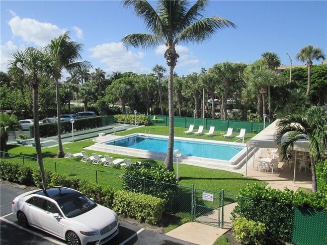 Building Photo - 1410 S Ocean Blvd