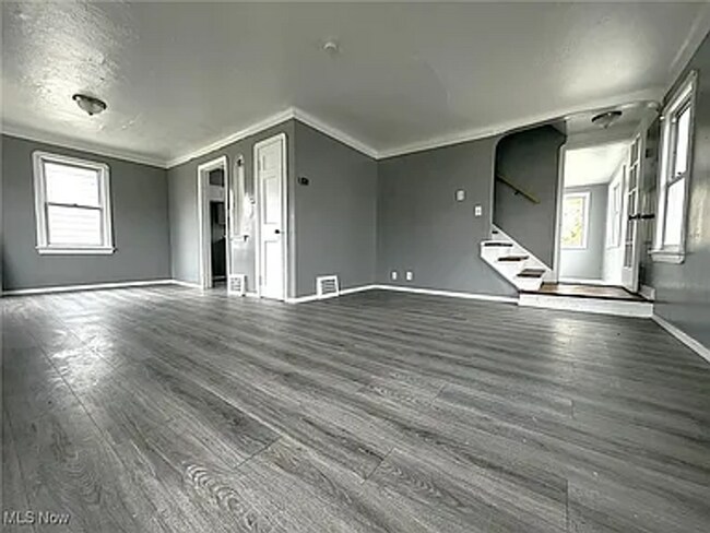 Foto del edificio - Renovated 3-Bedroom Colonial Near Shaker Heights – Move-In Ready