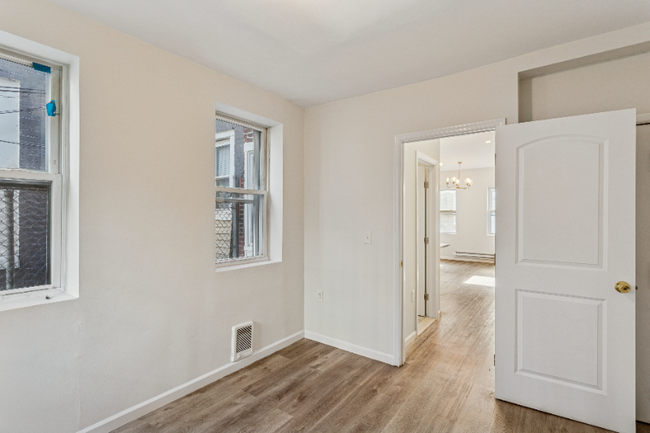 Building Photo - 2556 N Jessup St