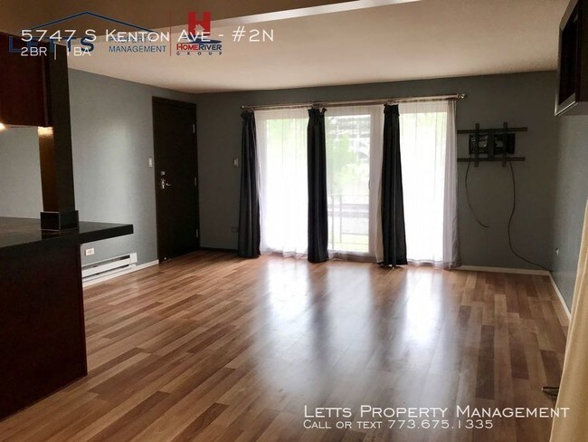 Foto del edificio - 5747 S Kenton Ave