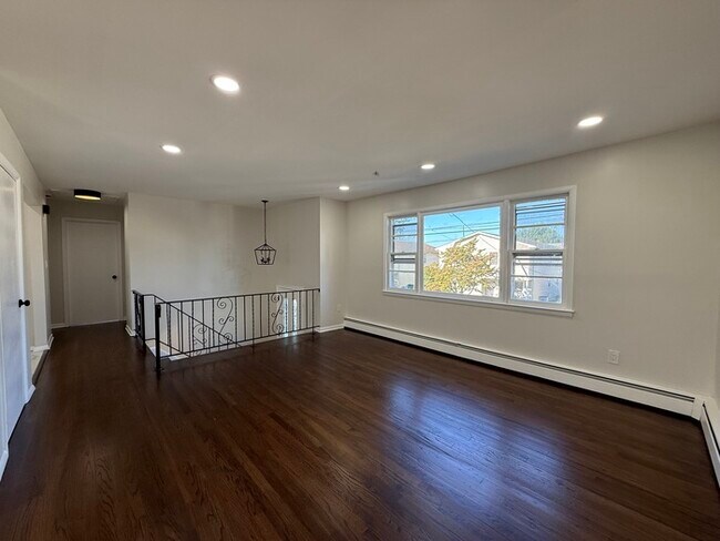 Foto del edificio - 1243 Whelan Pl