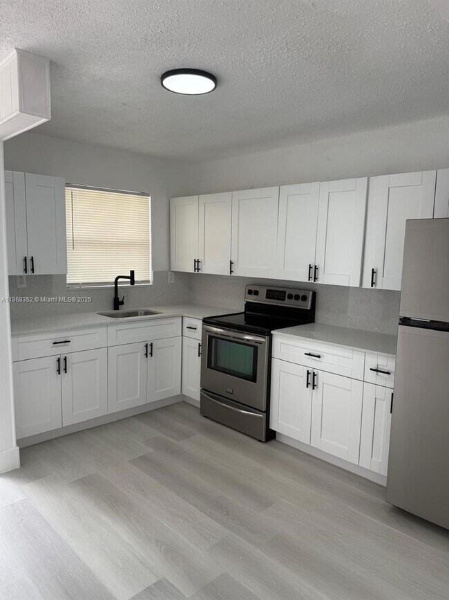 Foto del edificio - 1000 W 28th St