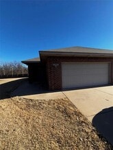 Building Photo - 1300 Garden Gate Dr