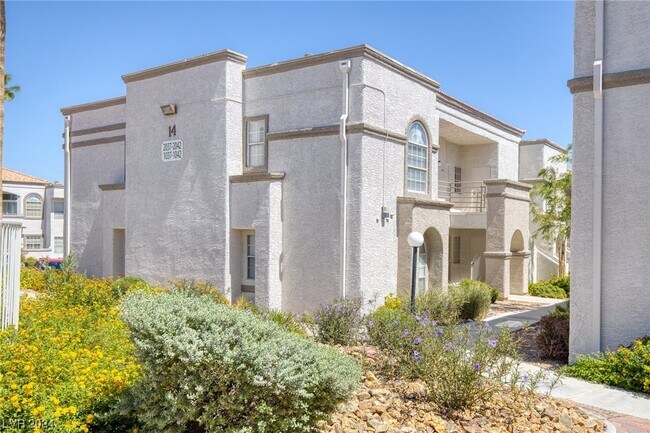 Building Photo - 3150 N Soft Breezes Dr