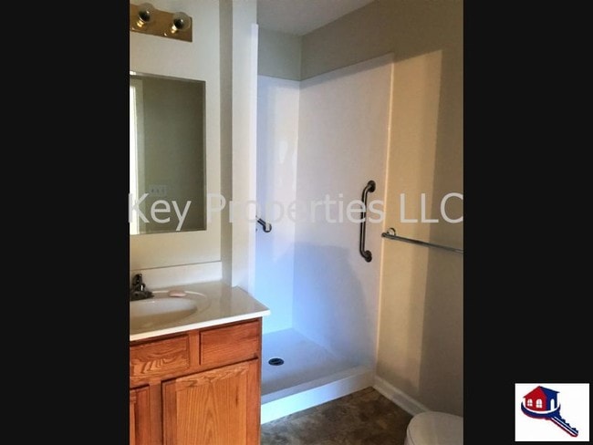 Building Photo - 208 Executive Meadows Dr