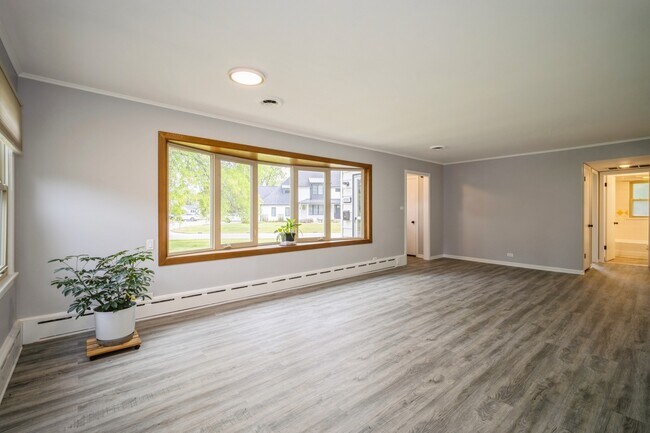 Building Photo - 1735 Longvalley Rd