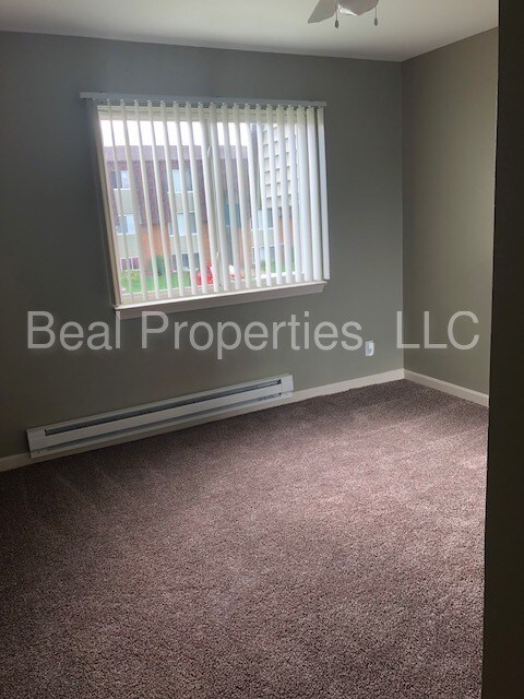 Building Photo - 627 John Anderson Ct
