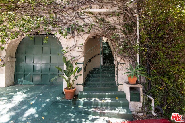 Foto del edificio - 6740 Milner Rd