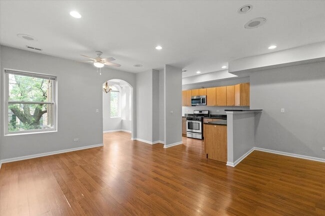 Foto del edificio - 7717 N Marshfield Ave