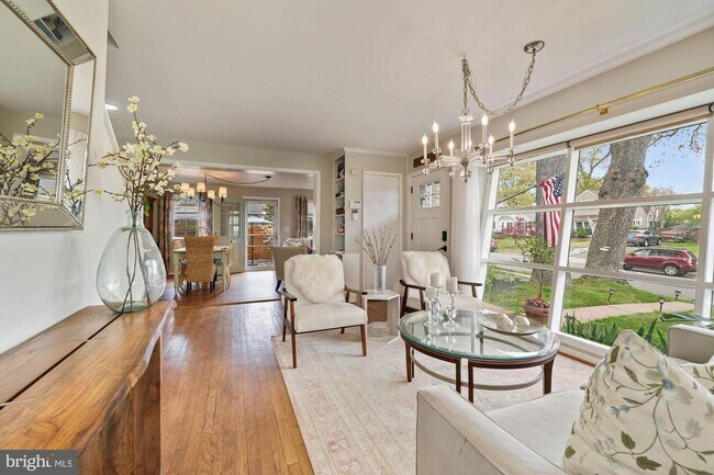 Foto del edificio - 6608 Cornell Dr