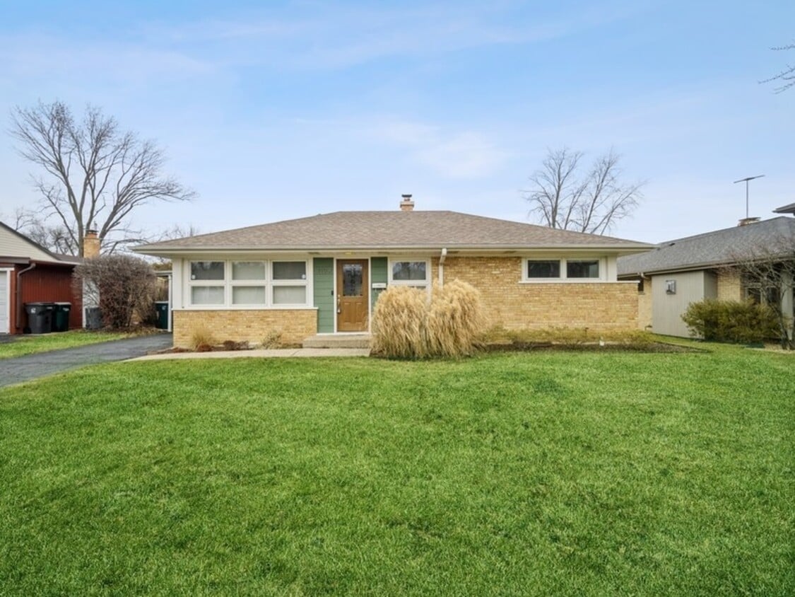 Primary Photo - 1109 Whitfield Rd