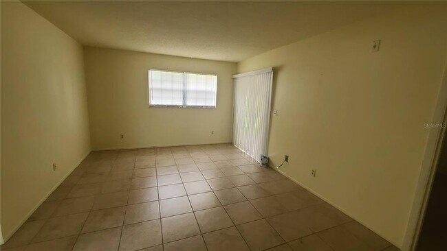 Foto del edificio - 454 Fairways Cir