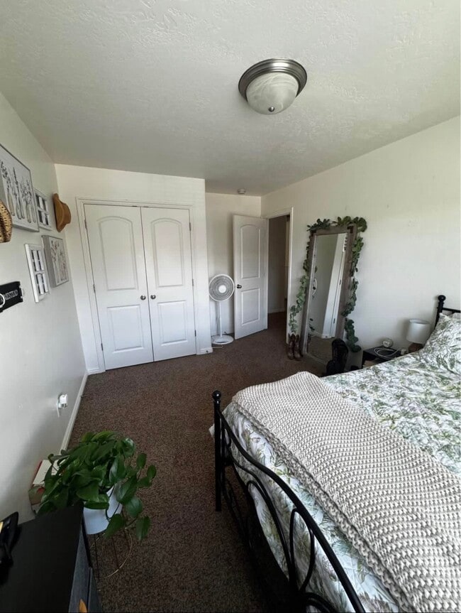 Building Photo - 66 S 610 E