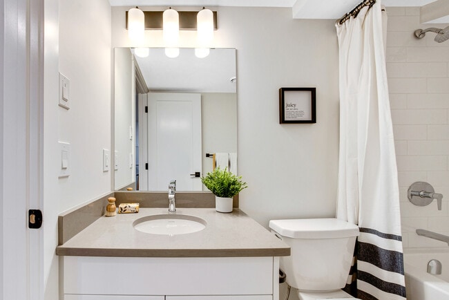 Building Photo - Rosewood