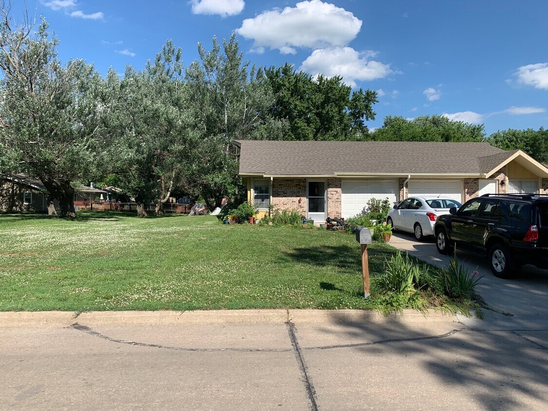 2524 Winterbrook Dr, Lawrence, KS 66047 House Rental in Lawrence, KS