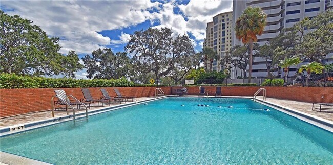 Foto del edificio - 4015 Bayshore Blvd