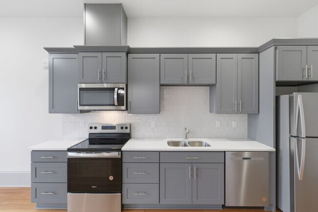Foto del edificio - MOVE IN SPECIAL - See Description for Details