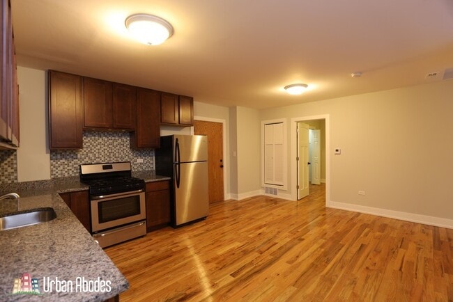 Building Photo - 564 W Arlington Pl