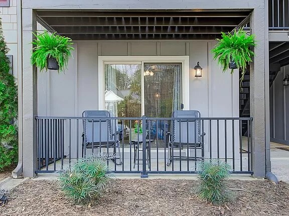 Foto del edificio - 203 Flat Creek Ct